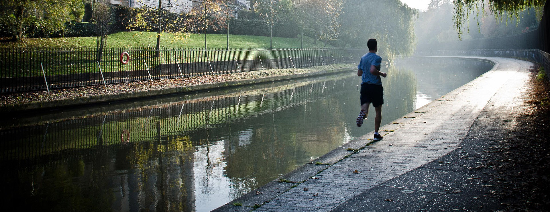 Footwear Shop -Footwear Shop man 4800810 1920